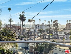 364 Pershing Dr in Los Angeles, CA - Building Photo - Building Photo