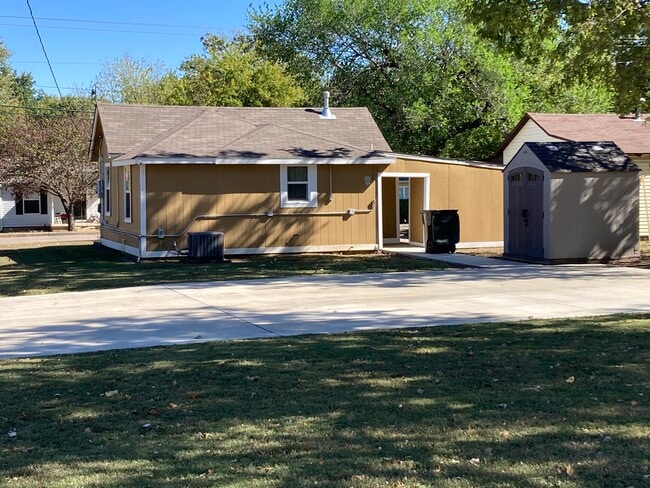 1115 N Sioux Ave in Claremore, OK - Building Photo - Building Photo