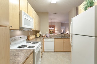 Cross Creek at Murfreesboro in Murfreesboro, TN - Building Photo - Interior Photo