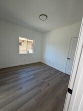 151 E 47th St, Unit 151 in Los Angeles, CA - Building Photo - Building Photo