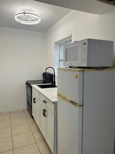 117 SE 4th St in Hallandale Beach, FL - Building Photo - Building Photo