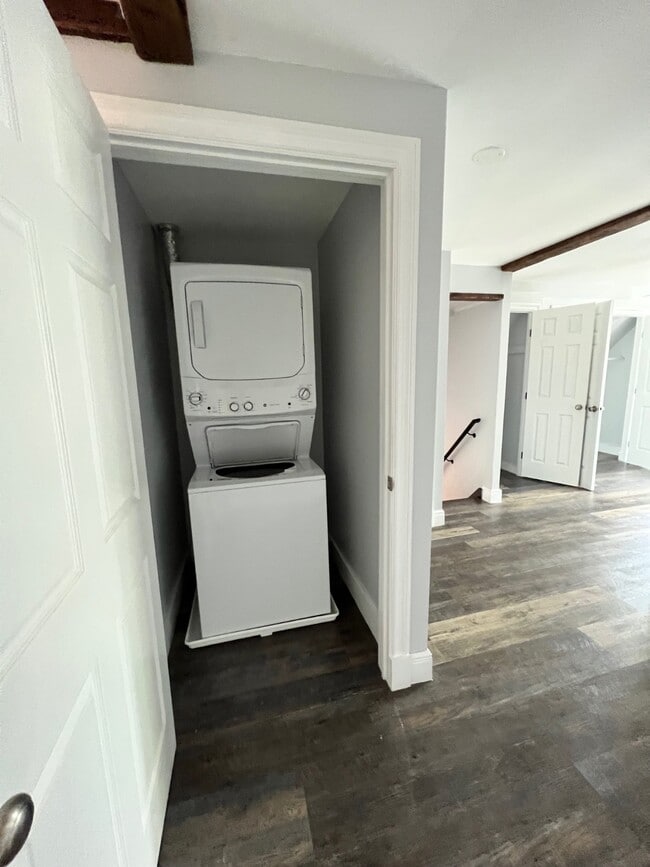 2 N Ferry St in Schenectady, NY - Building Photo - Building Photo
