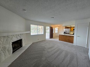 7948 Diamond Rock Way in Las Vegas, NV - Building Photo - Building Photo