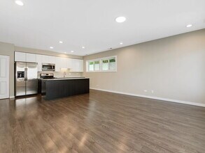 3900 W Cortland St in Chicago, IL - Building Photo - Building Photo