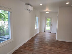 317 N Beech St in Portland, OR - Foto de edificio - Building Photo