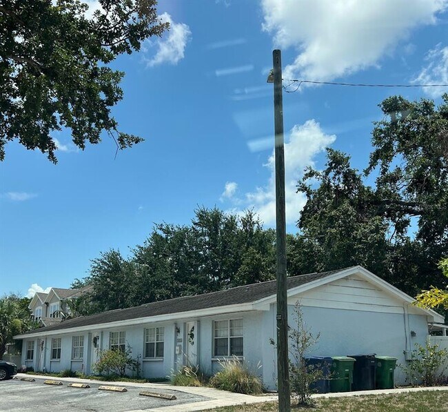 property at 2624 W Cleveland St