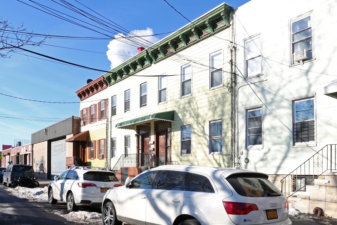 3614 9th St in Astoria, NY - Building Photo