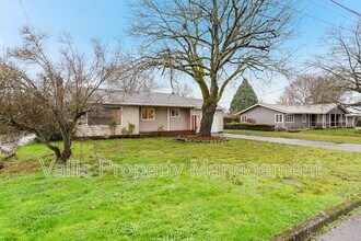 389 Appleblossom Ave N in Keizer, OR - Building Photo - Building Photo