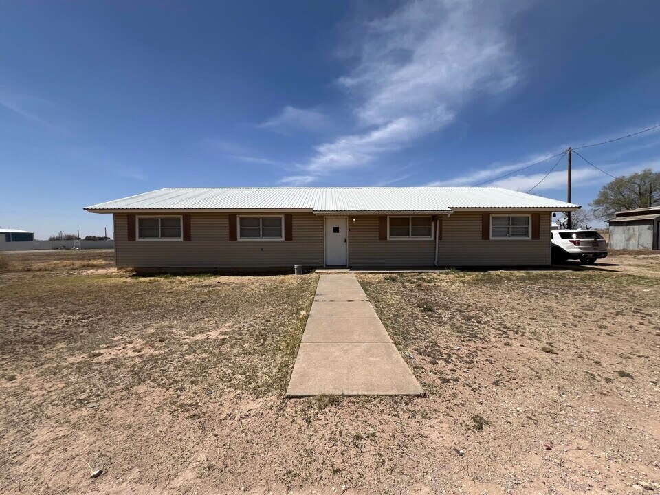 11702 County Rd 6900 in Lubbock, TX - Building Photo