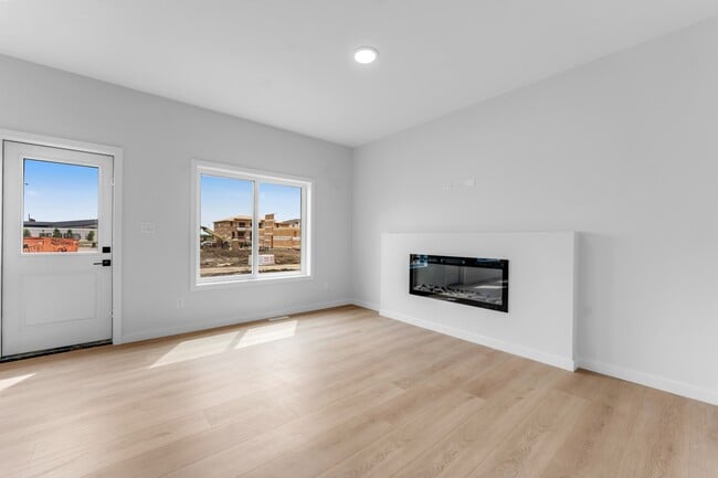 6381-6381 King Wynd SW in Edmonton, AB - Building Photo - Building Photo