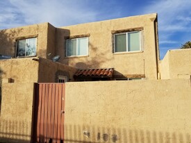 6809 W Devonshire Ave in Phoenix, AZ - Foto de edificio - Building Photo