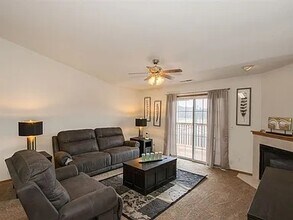 627 Kimberlite St in Tiffin, IA - Building Photo - Building Photo