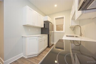 1008 Elmwood Ave in Buffalo, NY - Building Photo