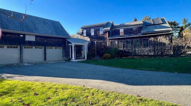 166 Locke Rd in Rye, NH - Building Photo - Building Photo