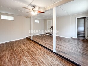 922 Westgate Dr in Jacksonville, FL - Foto de edificio - Building Photo