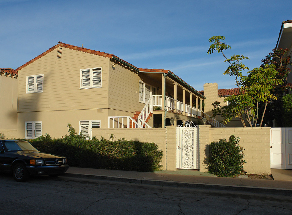 111 Via Florence in Newport Beach, CA - Building Photo