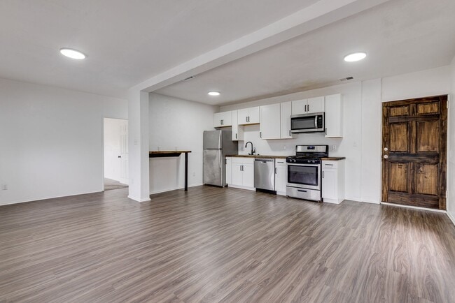 600 E Warrington Ave