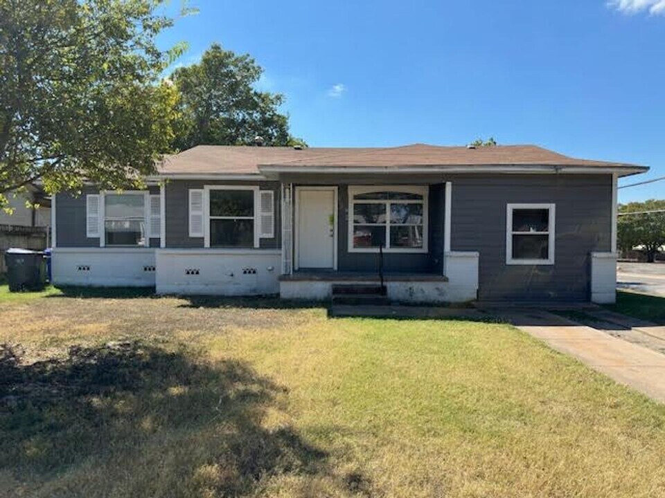 1342 N 64th St in Waco, TX - Building Photo