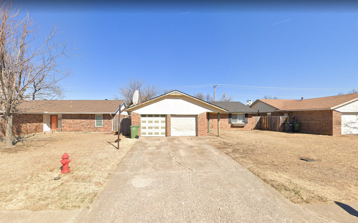 917 Clear Creek in Yukon, OK - Foto de edificio