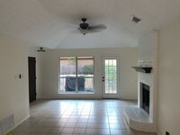 217 N Bugle Dr in Fort Worth, TX - Building Photo - Building Photo