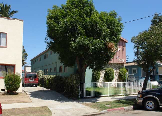 1716 Locust Ave in Long Beach, CA - Foto de edificio - Building Photo