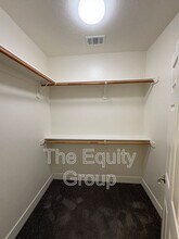 2234 S Oakhurst Ct in Visalia, CA - Building Photo - Building Photo