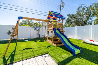 13464 Twig Terrace in Largo, FL - Building Photo - Building Photo