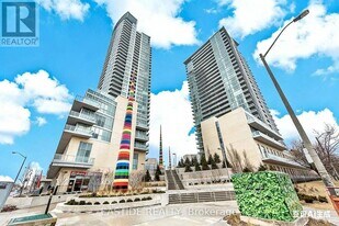 70 Forest Manor Rd in Toronto, ON - Building Photo