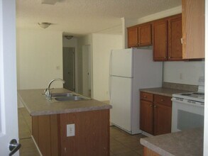 133 Magnolia Gardens Dr in Jacksonville, NC - Building Photo - Building Photo