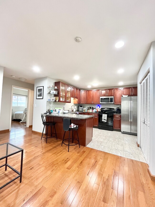 18 Glencoe St, Unit 30 in Boston, MA - Building Photo - Building Photo