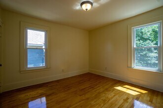2424 E Genesee St in Syracuse, NY - Building Photo - Building Photo