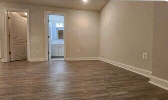 6004 Columbia Pike in Falls Church, VA - Building Photo