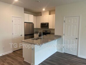 7665 Merchants Way in Jacksonville, FL - Building Photo - Building Photo