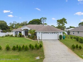 1026 Blossom Dr in Sebastian, FL - Building Photo - Building Photo
