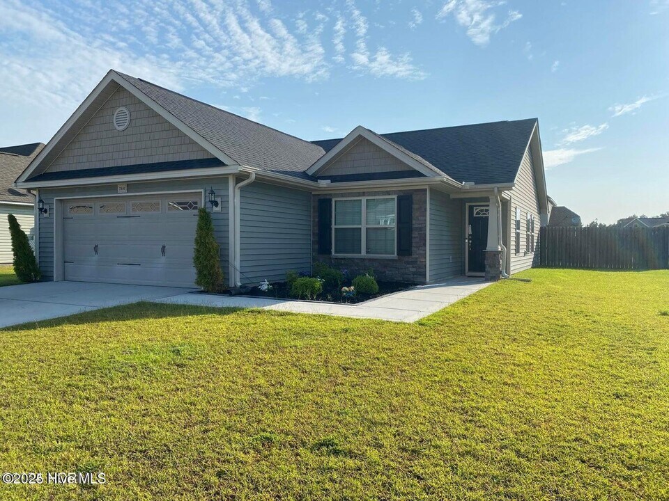 264 Merin Height Rd in Jacksonville, NC - Building Photo