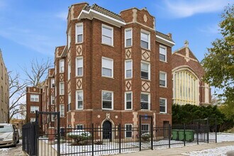 7608 S Saginaw Ave in Chicago, IL - Foto de edificio - Building Photo