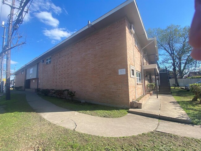 property at 1901 Richmond Ave.