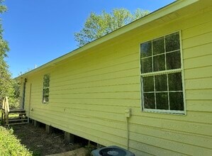 89 Collins Rd in Monticello, MS - Foto de edificio - Building Photo