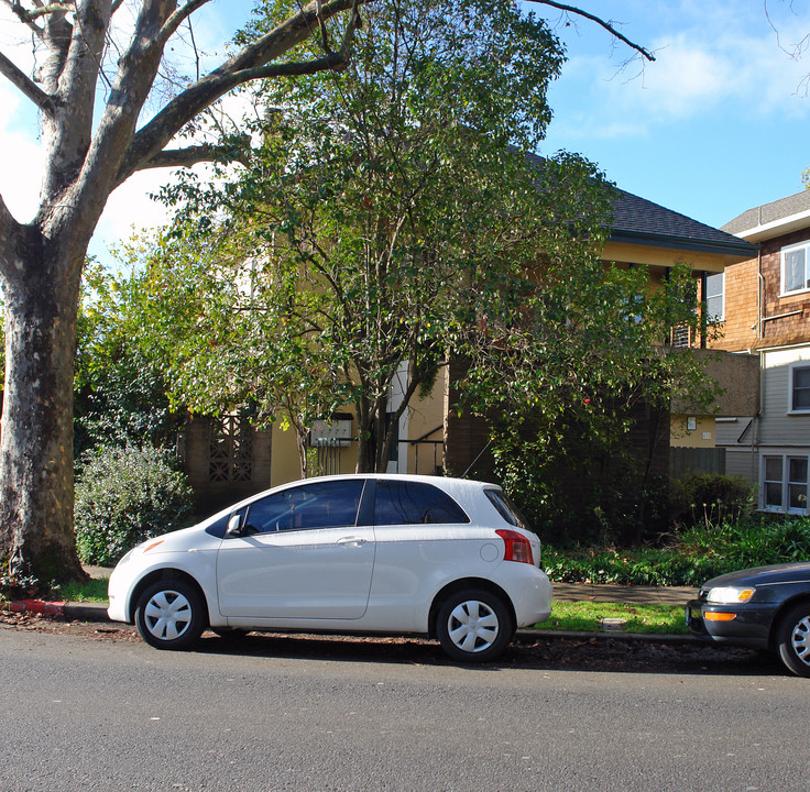 415 Mission Ave in San Rafael, CA - Building Photo