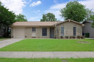 1725 Indian School Rd in Garland, TX - Building Photo