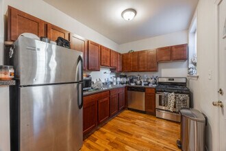 640 W Cornelia Ave, Unit S1 in Chicago, IL - Building Photo - Building Photo