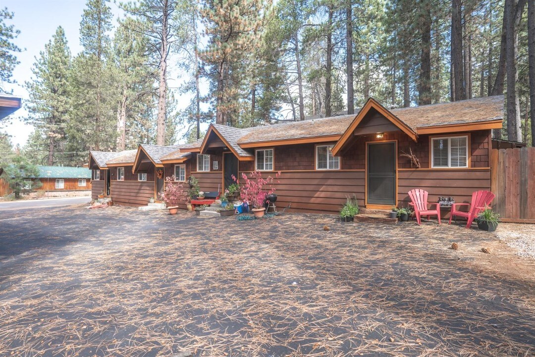 3686 Willow Ave in South Lake Tahoe, CA - Building Photo