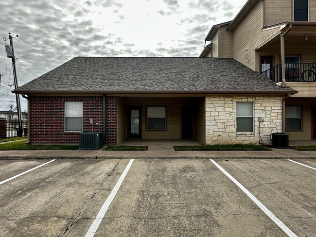 1401 Bagby Ave in Waco, TX - Building Photo - Building Photo