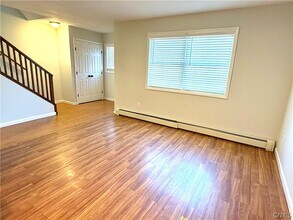 14 Pond Path in Oswego, NY - Building Photo - Building Photo