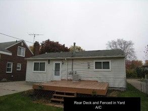 16621 Wilson Ave in Eastpointe, MI - Building Photo - Building Photo