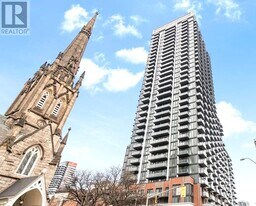 75 James St S in Hamilton, ON - Building Photo