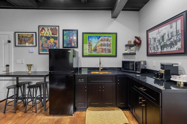 156 Camellia St in Biloxi, MS - Foto de edificio - Building Photo