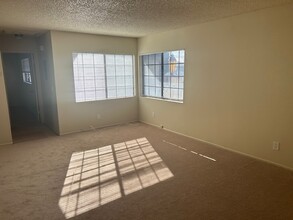 10413 Western Ave, Unit 201 in Downey, CA - Building Photo - Building Photo