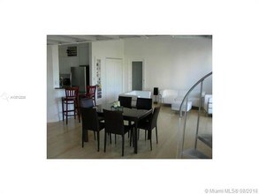 227 Michigan Ave-Unit -303 in Miami Beach, FL - Foto de edificio - Building Photo