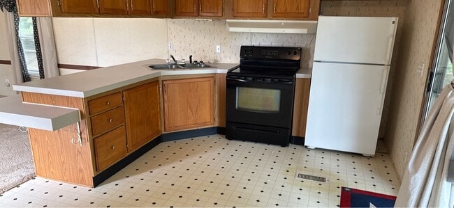 property at 412 Schaal Rd